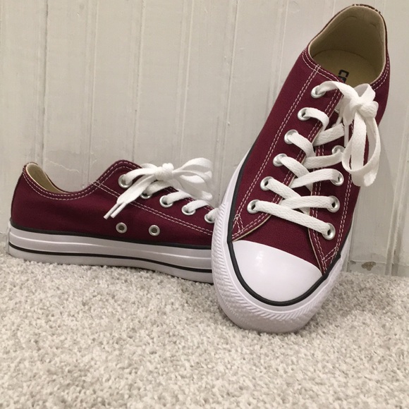 womens burgundy converse shoes